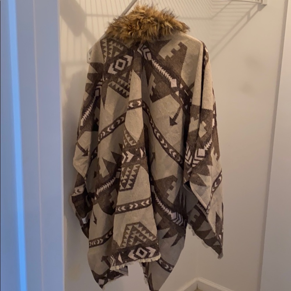 Poncho - Picture 2 of 3